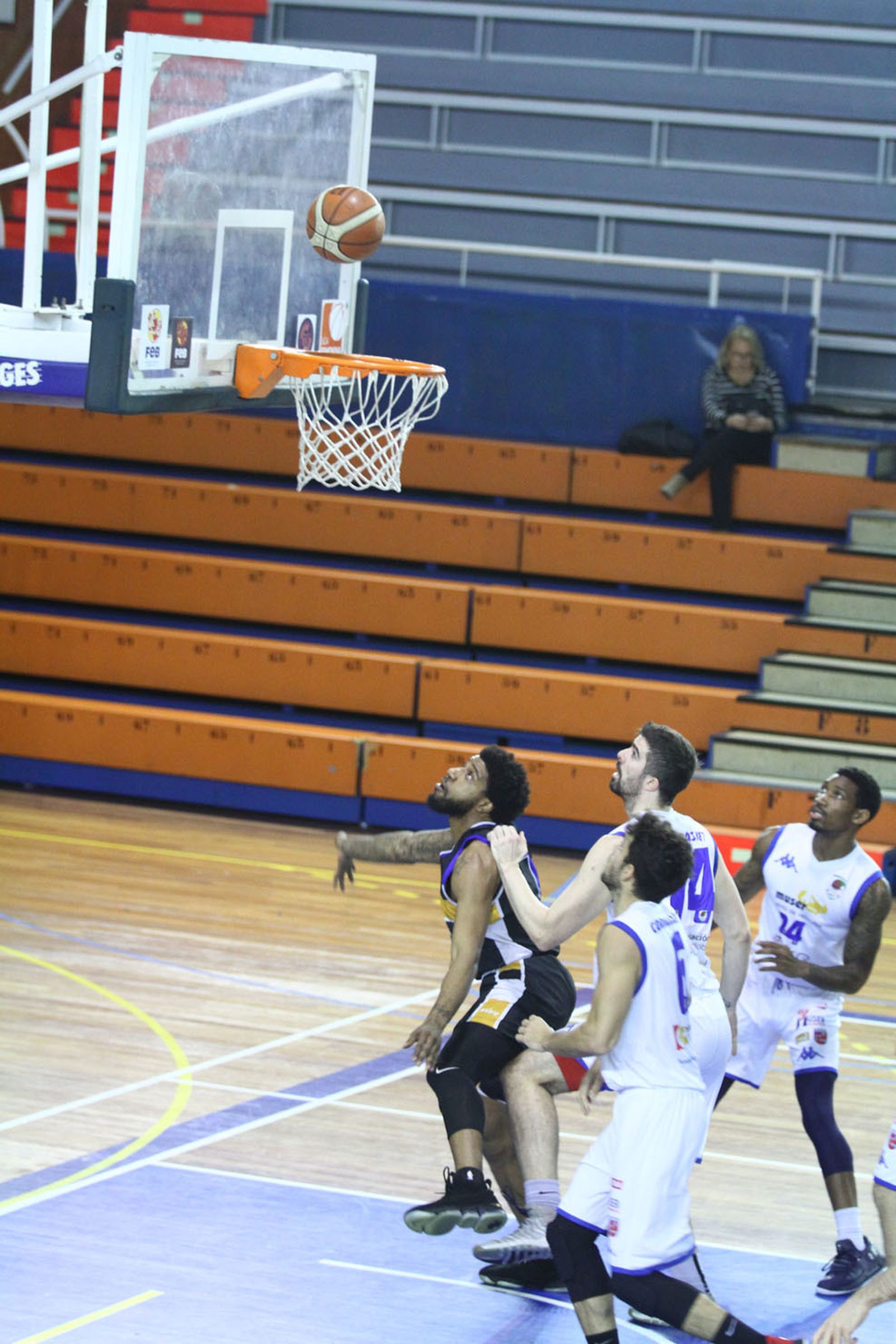 El Krypteia Capital (CBD Enrique Benítez) vence al Muser Auto Basket de Córdoba, en un encuentro con final agónico (82-81)