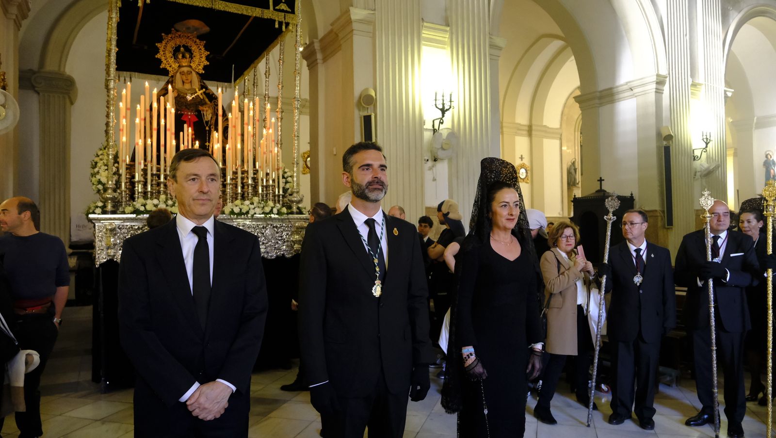 Procesión del Santo Entierro en Almería, en imágenes