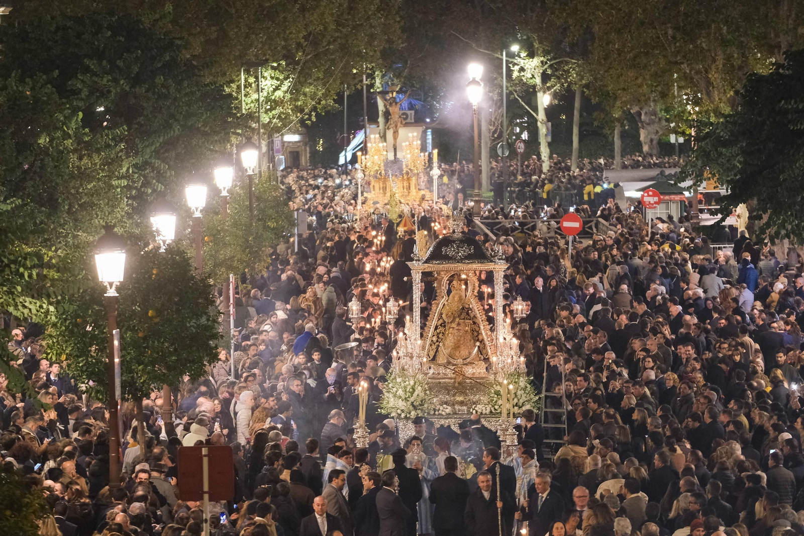 Imágenes de la procesión Magna, desde la Torre del Oro
