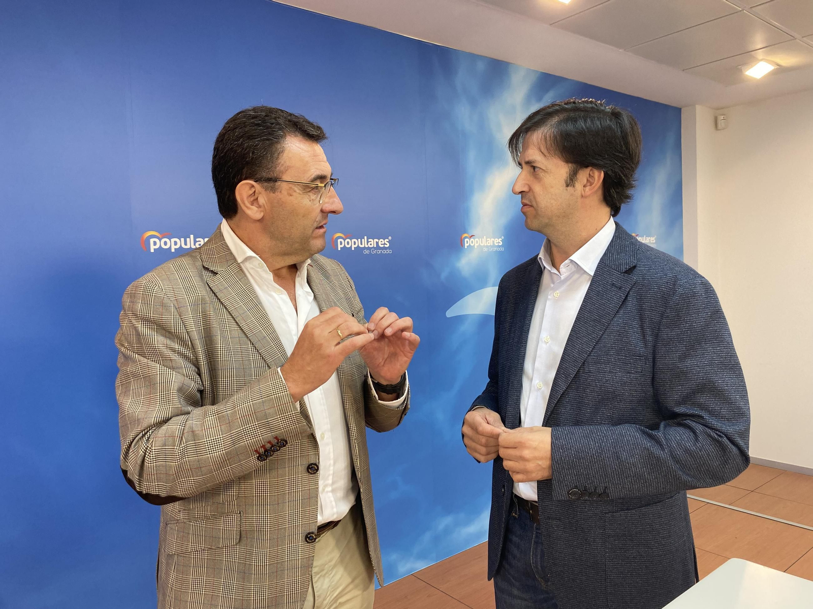 El portavoz del PP de Diezma, Manuel Jesús Molina y el vicesecretario Municipal, Antonio Narváez