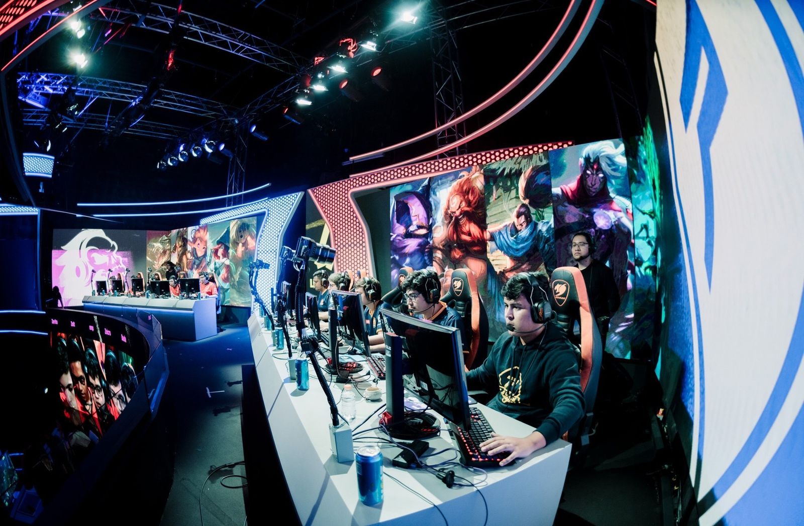 El evento Days eSports se desarrollará durante los tres primeros fines de semana de noviembre y las actividades se agrupan en tres bloques y cada uno tiene un torneo y 'webinar' distintos.