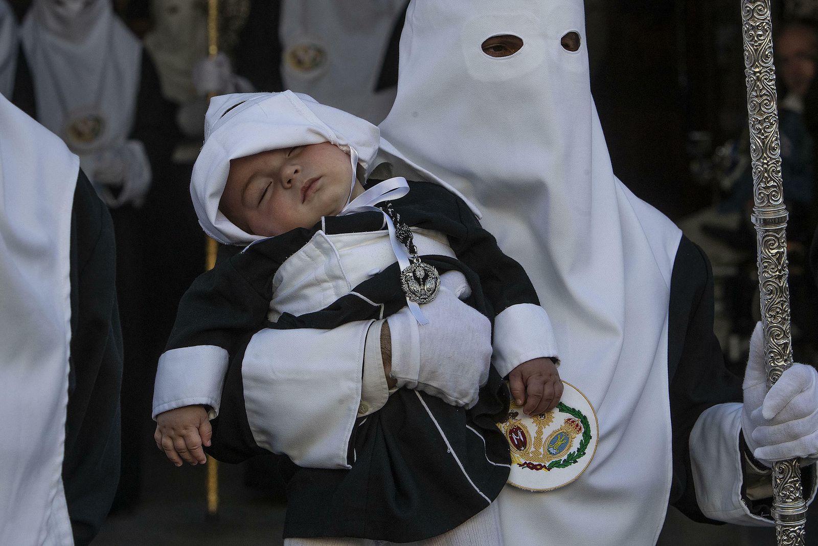Caridad, imágenes de una brillante salida penitencial