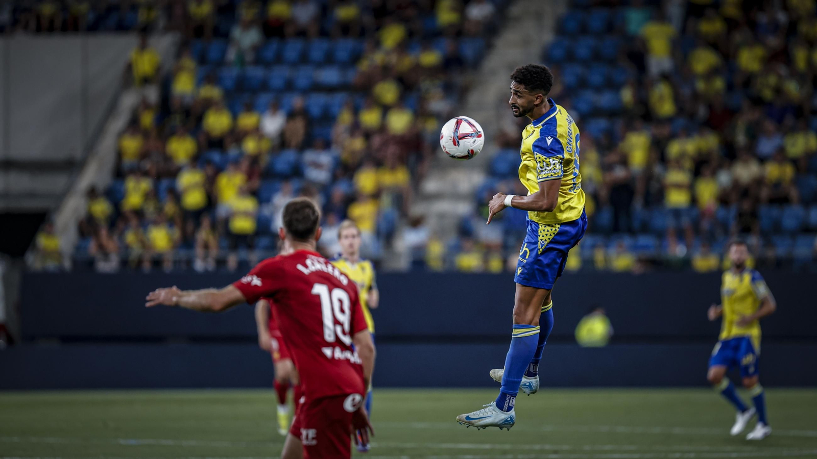 Búscate entre las fotos del partido de fútbol entre Cádiz CF y Real Zaragoza