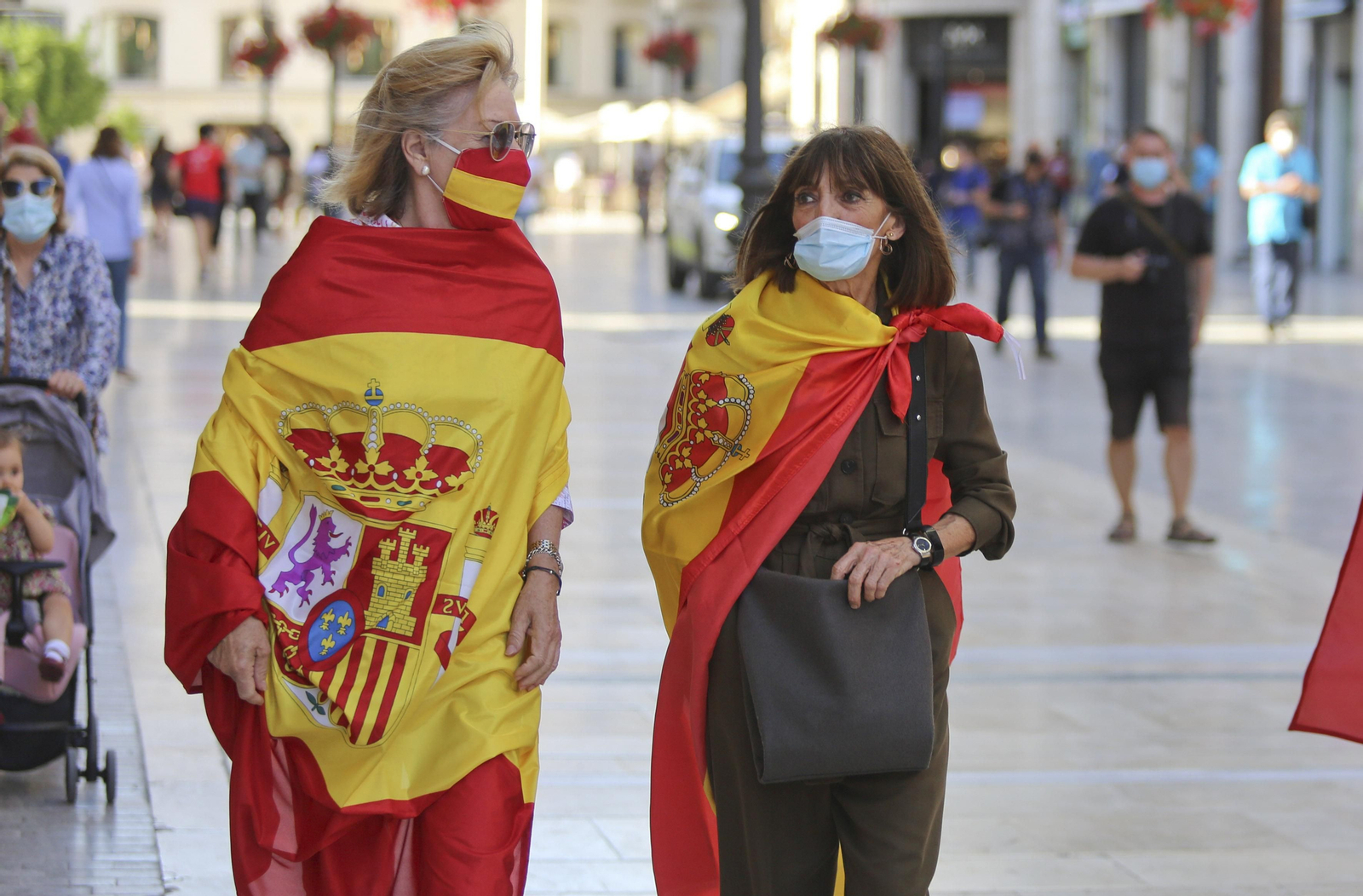 Las fotos de la cacerolada en Málaga contra el Gobierno por el coronavirus
