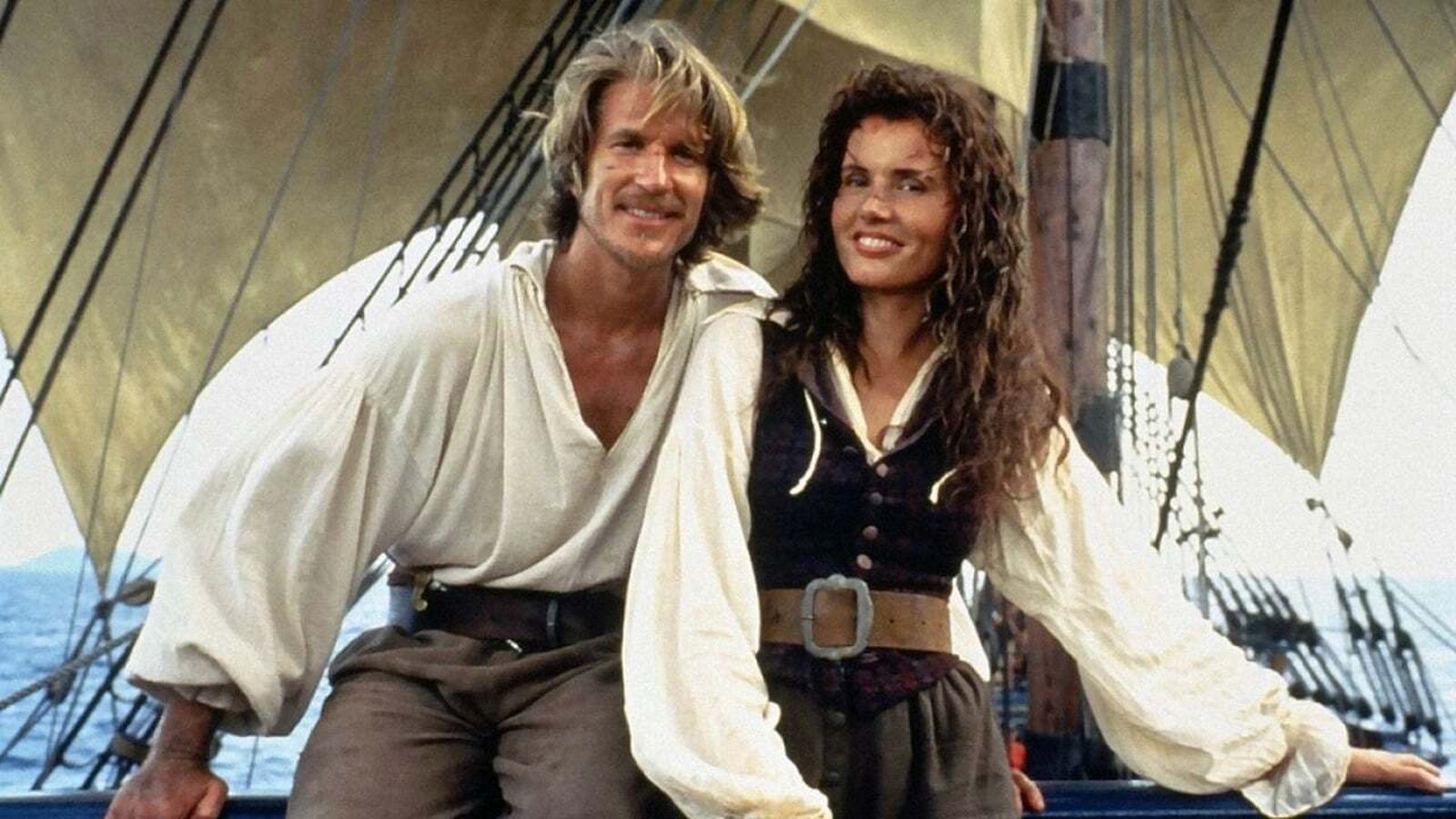 Una imagen idealizada y popular de la piratería barroca, con Matthew Modine y Geena Davis
