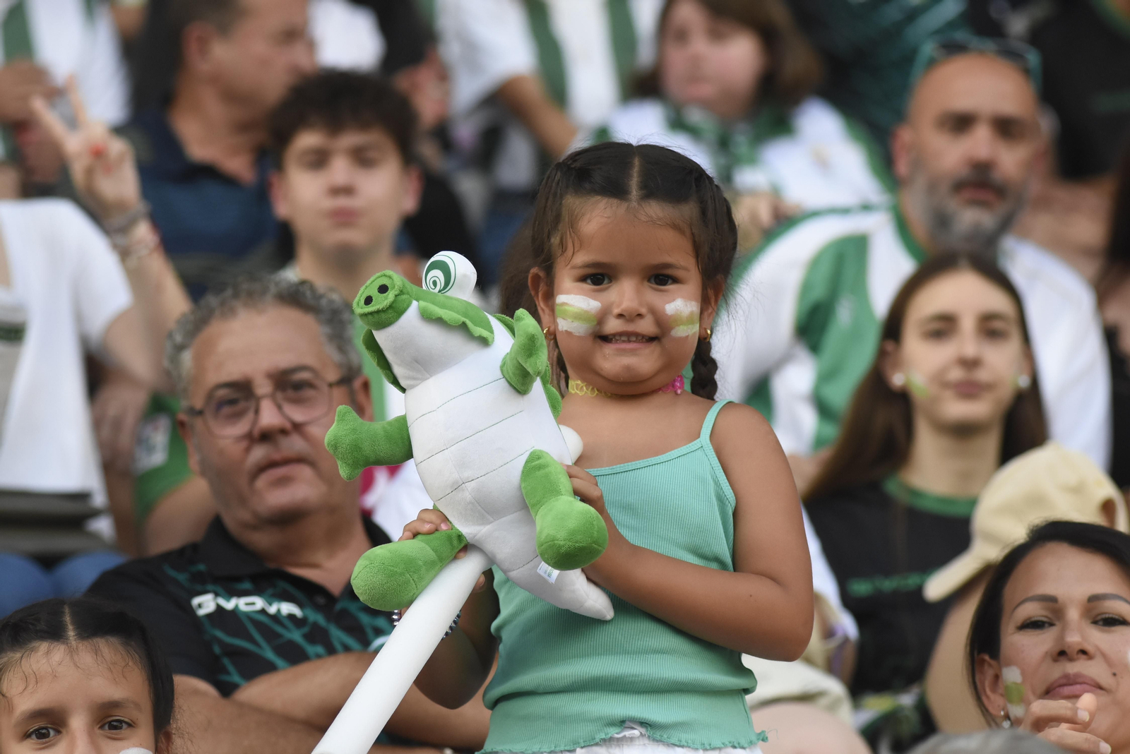 Las mejores fotos del ambiente en El Arcángel para el Córdoba CF - Barcelona Atlétic
