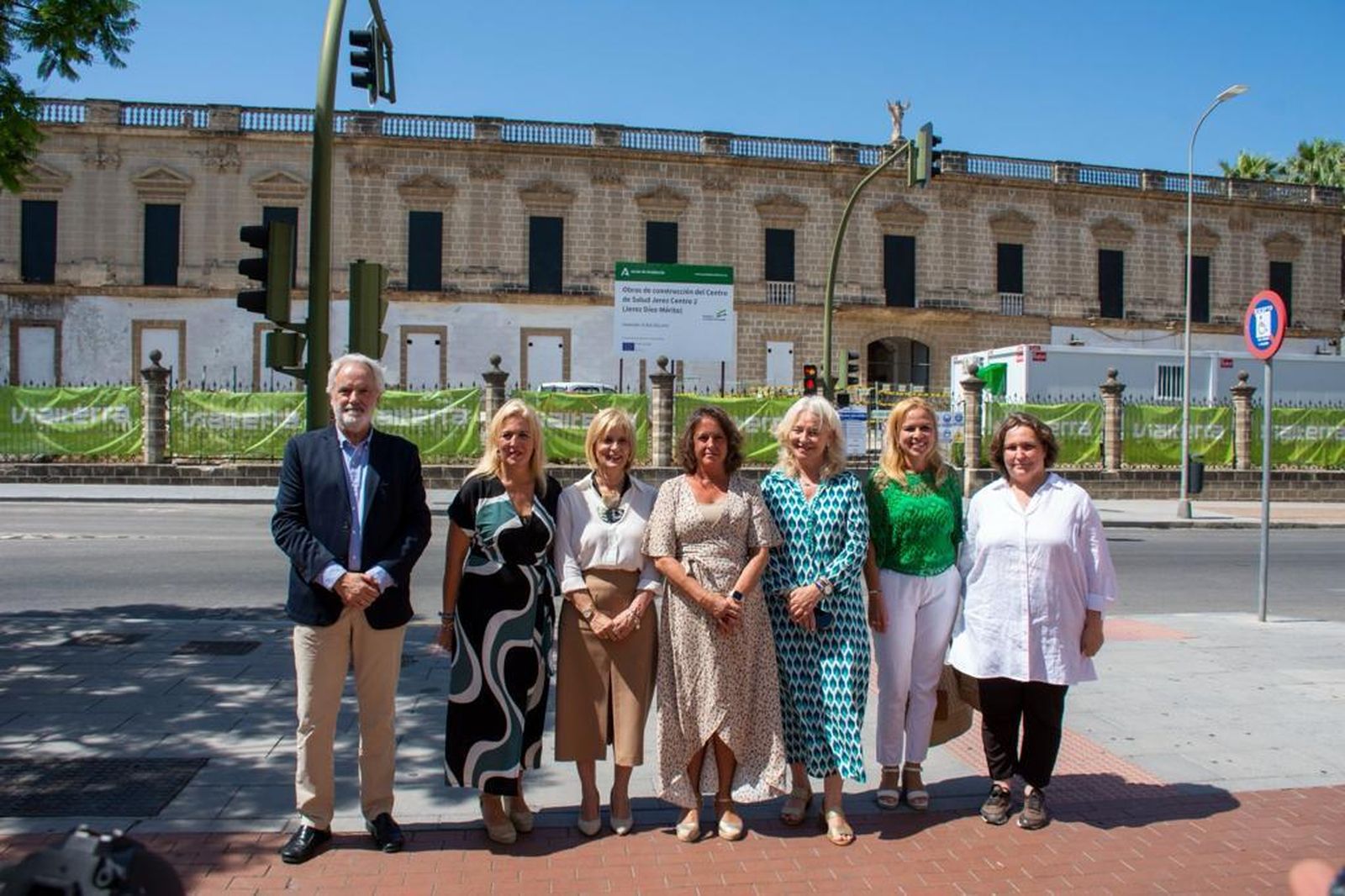 Visita de la consejera a las obras del Díez-Mérito de Jerez.