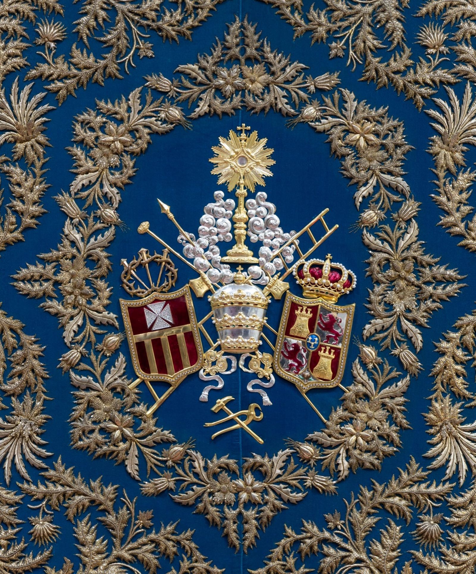 Detalle de la gloria del techo de palio.