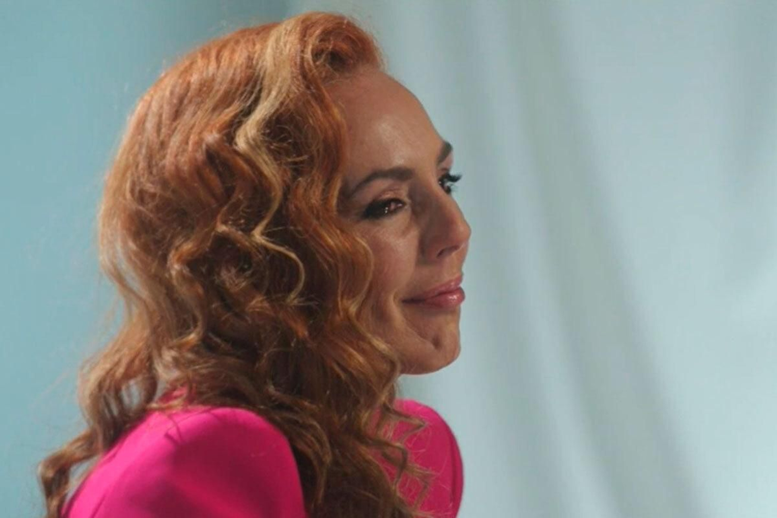 Rocío Flores, llorando, en un fotograma del documental.