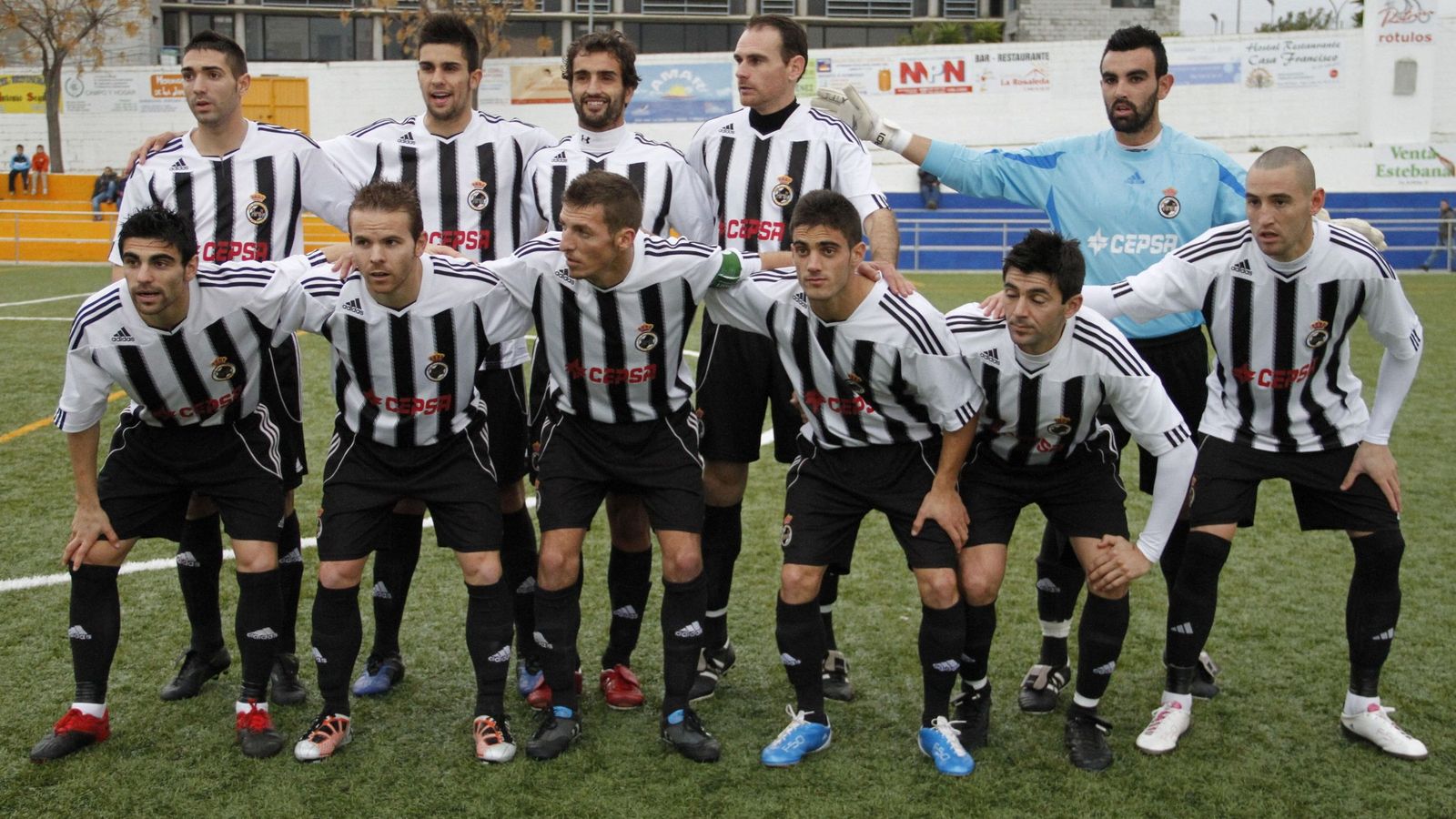Formación inicial de la Balona en su última visita a Conil, en diciembre de 2010