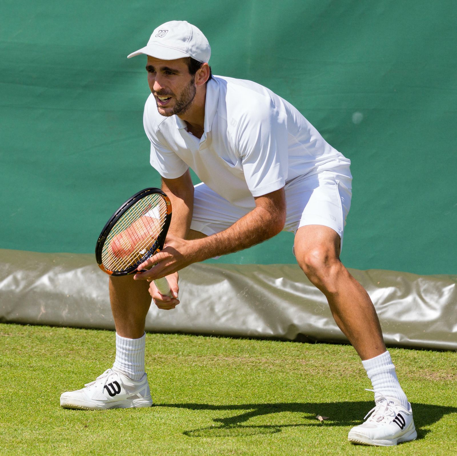Adrián Menéndez, esperando para restar.