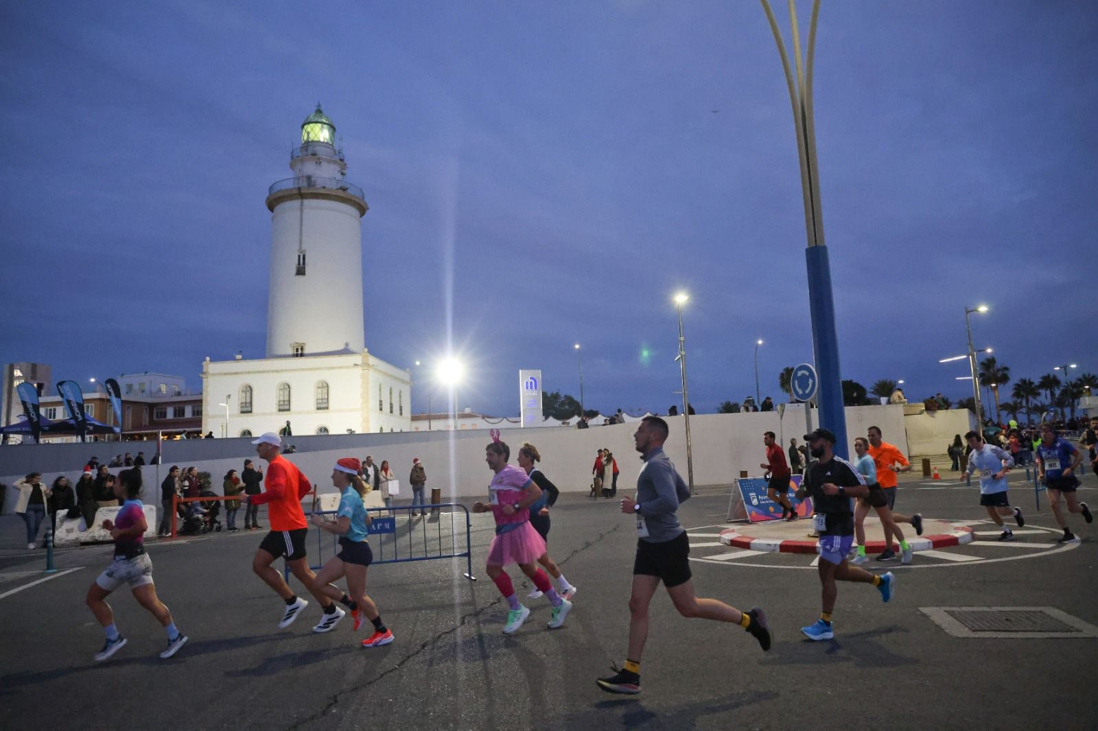 Las fotos de la San Silvestre del Real Club Mediterráneo en Málaga