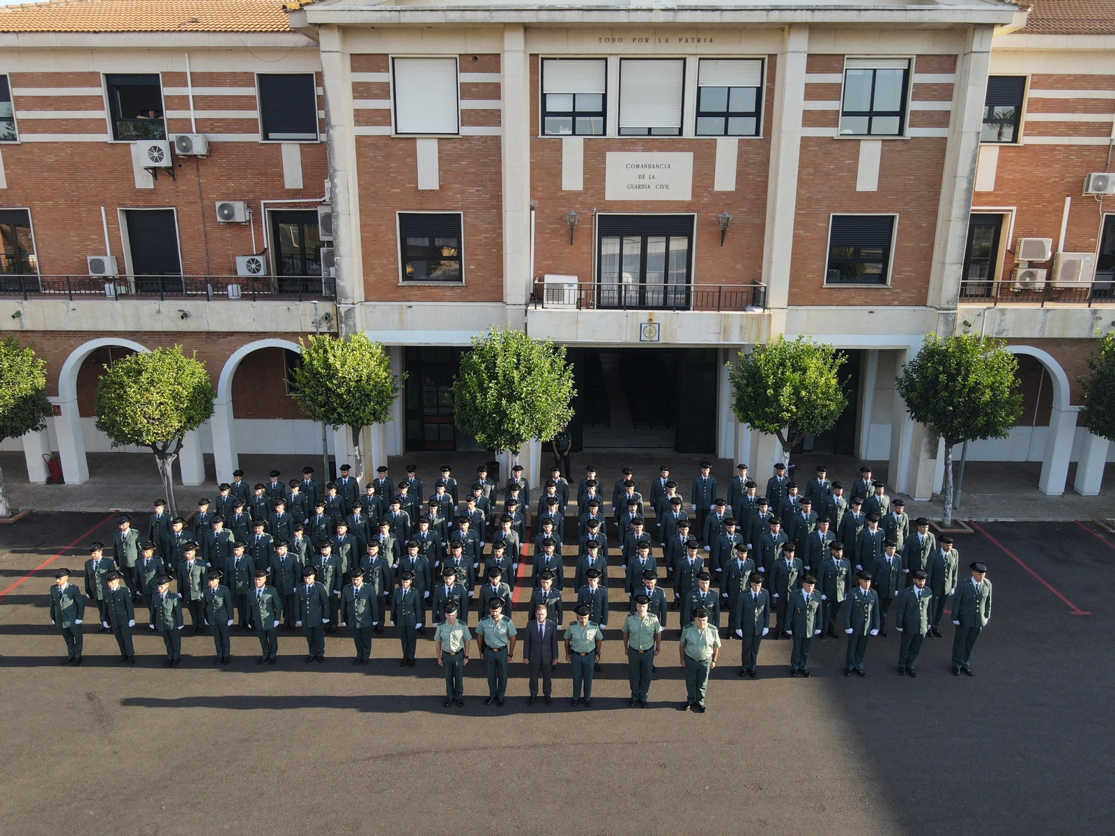 Los guardias civiles alumnos y profesionales en la Comandancia de Sevilla