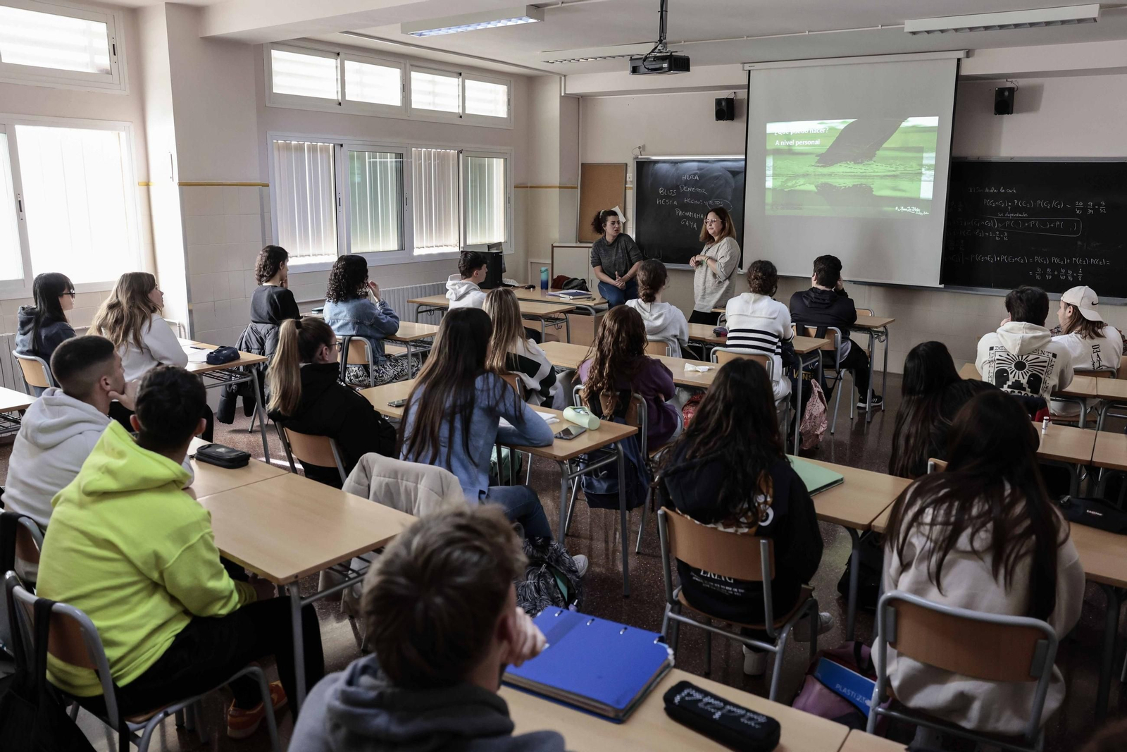 Los alumnos de ESO y Bachillerato vuelven este lunes a clase.