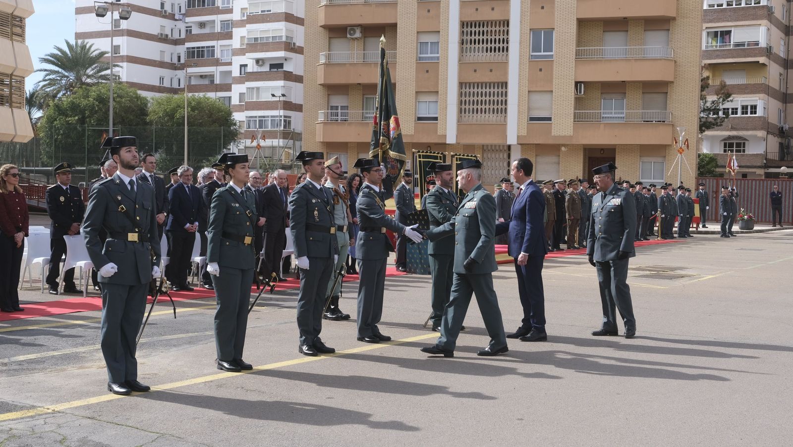 Las imágenes de la toma de posesión del nuevo coronel jefe de la Guardia Civil de Almería