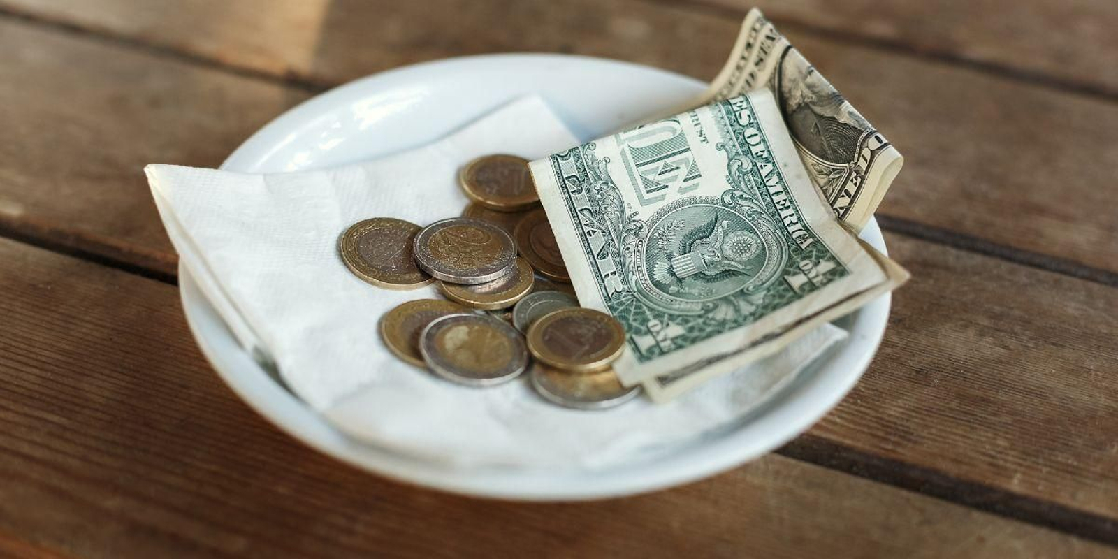 Países en los que dejar propina es obligatorio