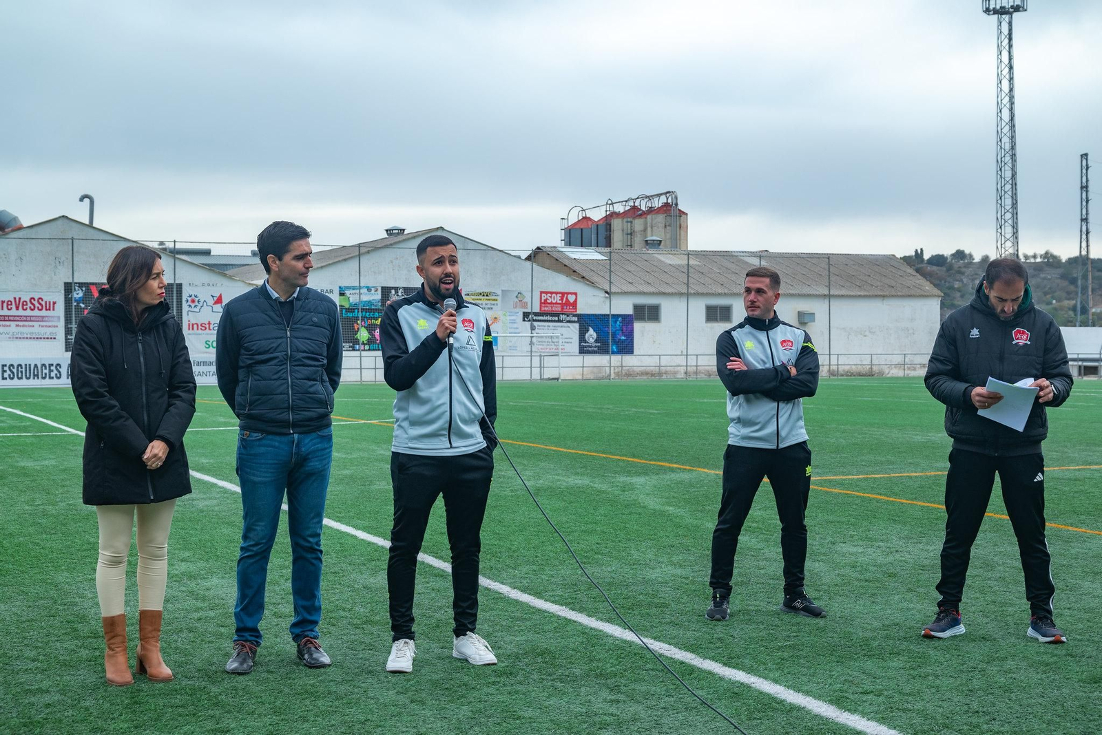 Paco Martín, director de cantera, junto al alcalde Marino Aguilera y la edil de Deportes, Belén Ramírez.jpg Paco Martín, director de cantera, junto al alcalde Marino Aguilera y la edil de Deportes, Belén Ramírez.jpg