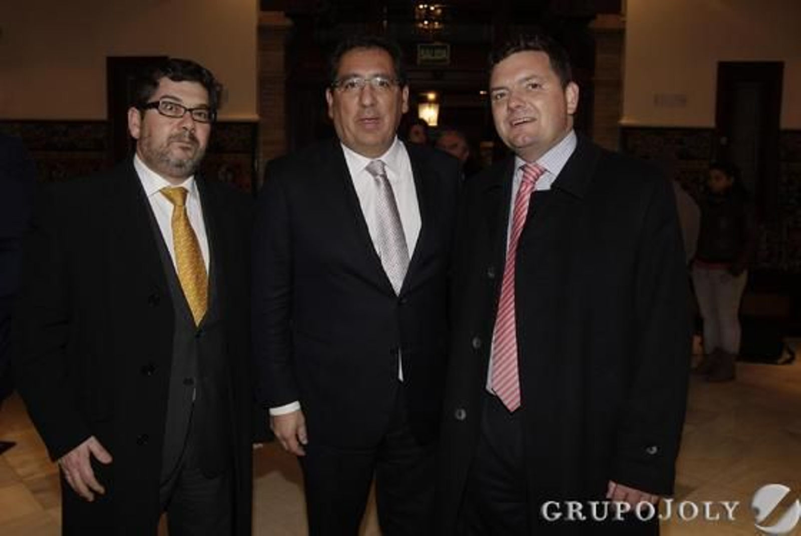 Jacinto Mañas, director de Comunicación de Caja Sur; Antonio Pulido, presidente de la Fundación Cajasol, y Luis Pérez Bustamante, director de El Día de Córdoba. / Reportaje gráfico: Antonio Pizarro, Juan Carlos Muñoz y Juan Carlos Vázquez