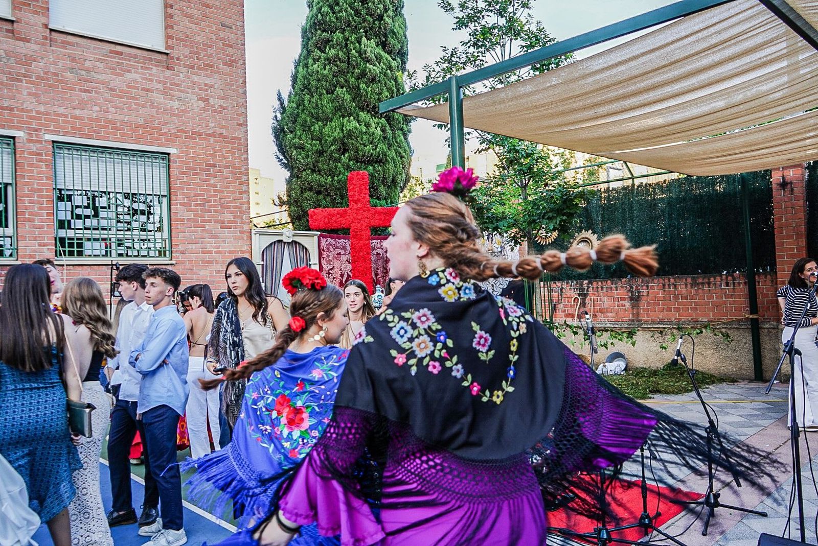 Los mejores momentos del primer día de Cruces en Granada en fotos