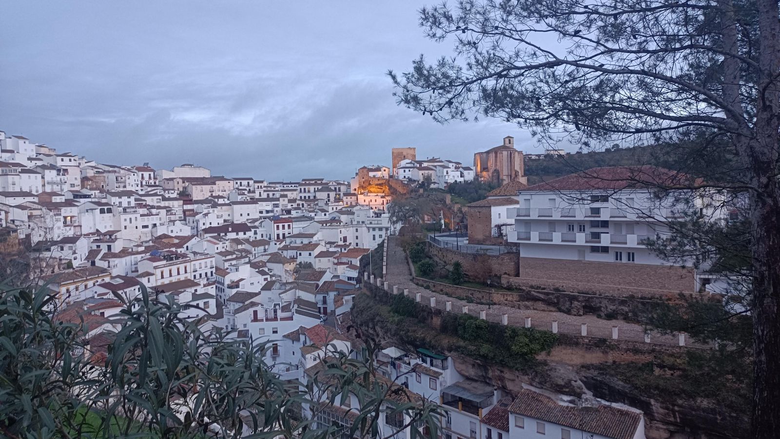 Saliendo de Setenil de las Bodegas.