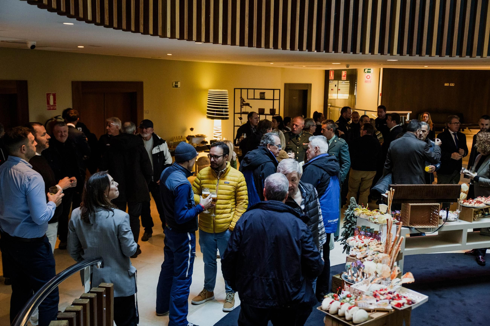 Enrique de la Higuera y Carlos Olmedo, premiados por su trayectoria empresarial en Sierra Nevada
