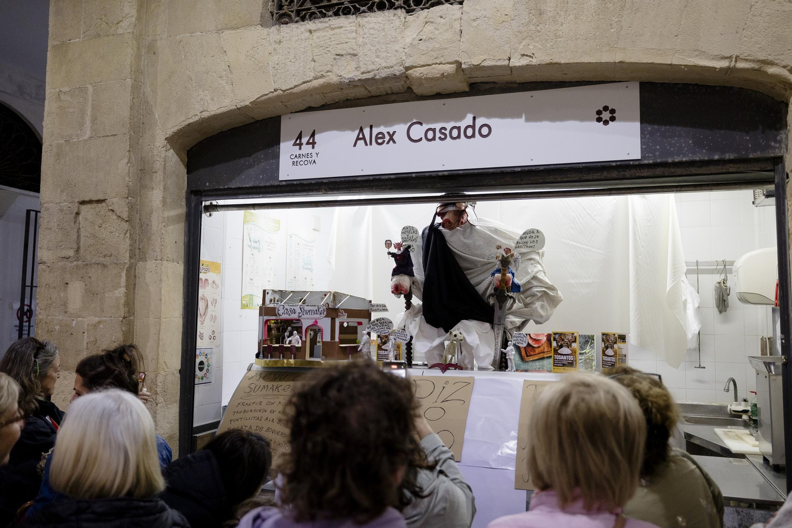 Imágenes de la celebración de los Tosantos en los mercados de Cádiz Imágenes de la celebración de los Tosantos en los mercados de Cádiz