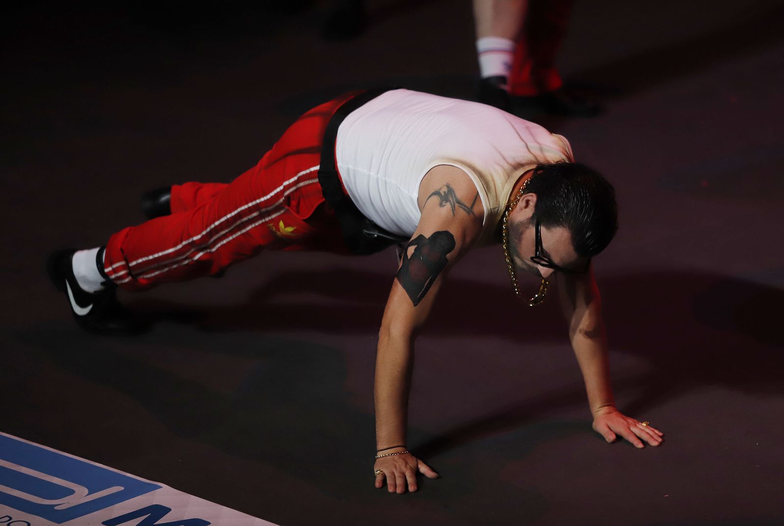 Imágenes de la actuación de la murga de Huelva Los Yoyas en el Carnaval Colombino