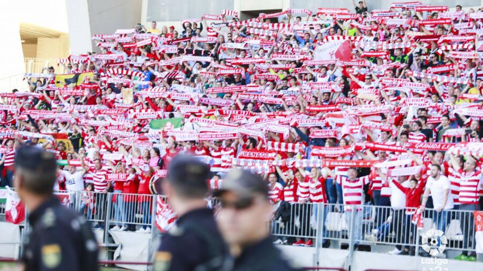 La afición rojiblanca se hizo notar en tierras almerienses.
