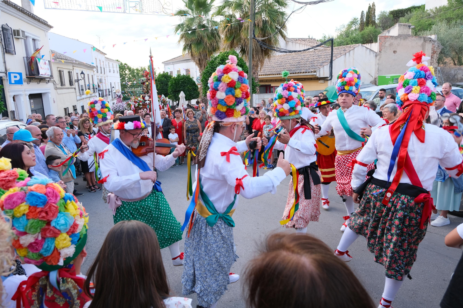 Las imágenes de San Isidro y los danzantes de Fuente-Tójar
