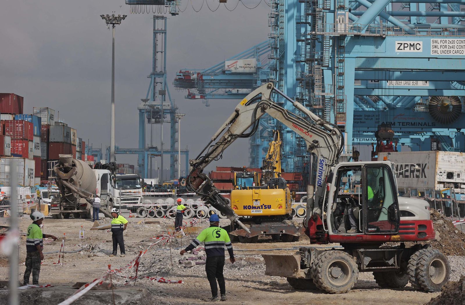 Fotos del proyecto de asfaltado de APM Terminals Algeciras.