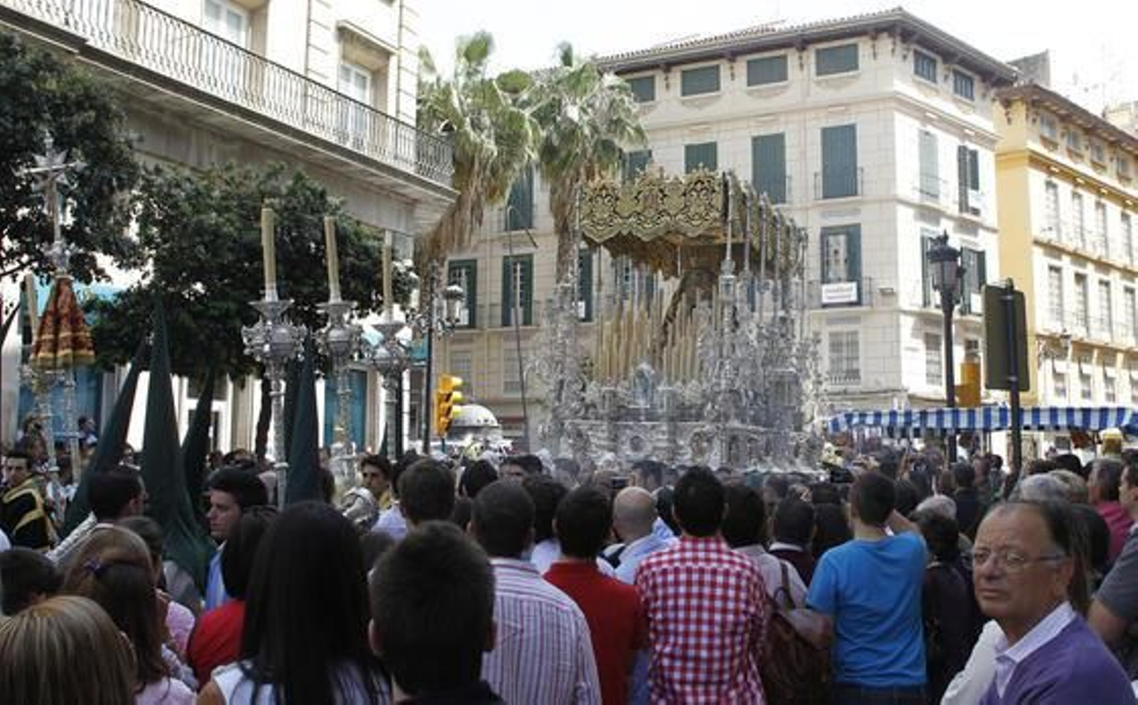 El buen tiempo acompaña a las procesiones en este primer día de Semana Santa

Foto: Sergio Camacho
