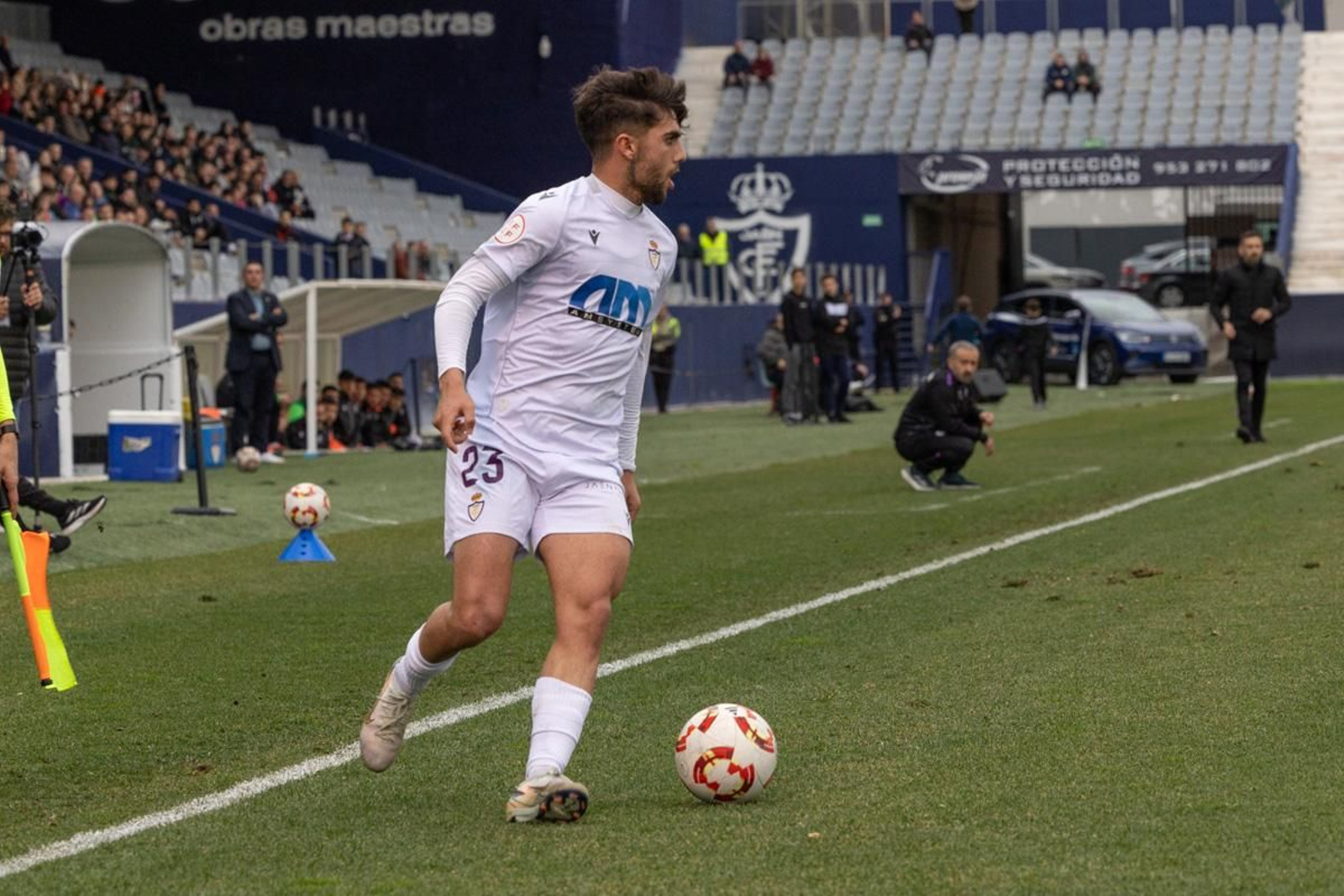 La emoción del triunfo in extremis del Real Jaén ante el Atlético Mancha Real, en imágenes