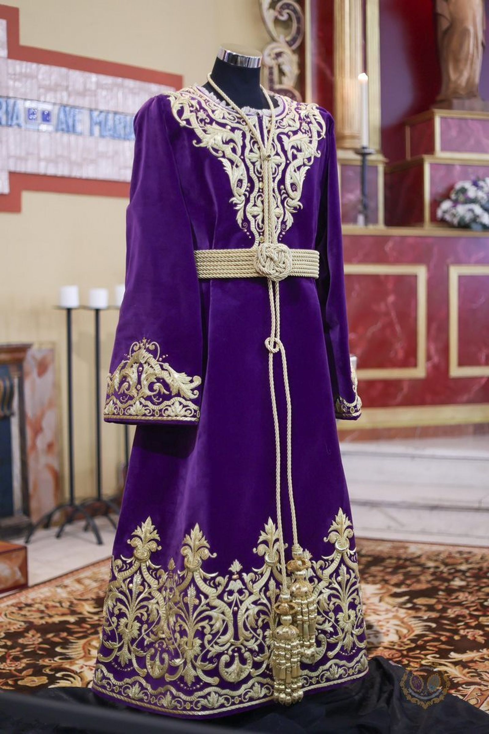 La nueva túnica de Pino Montano