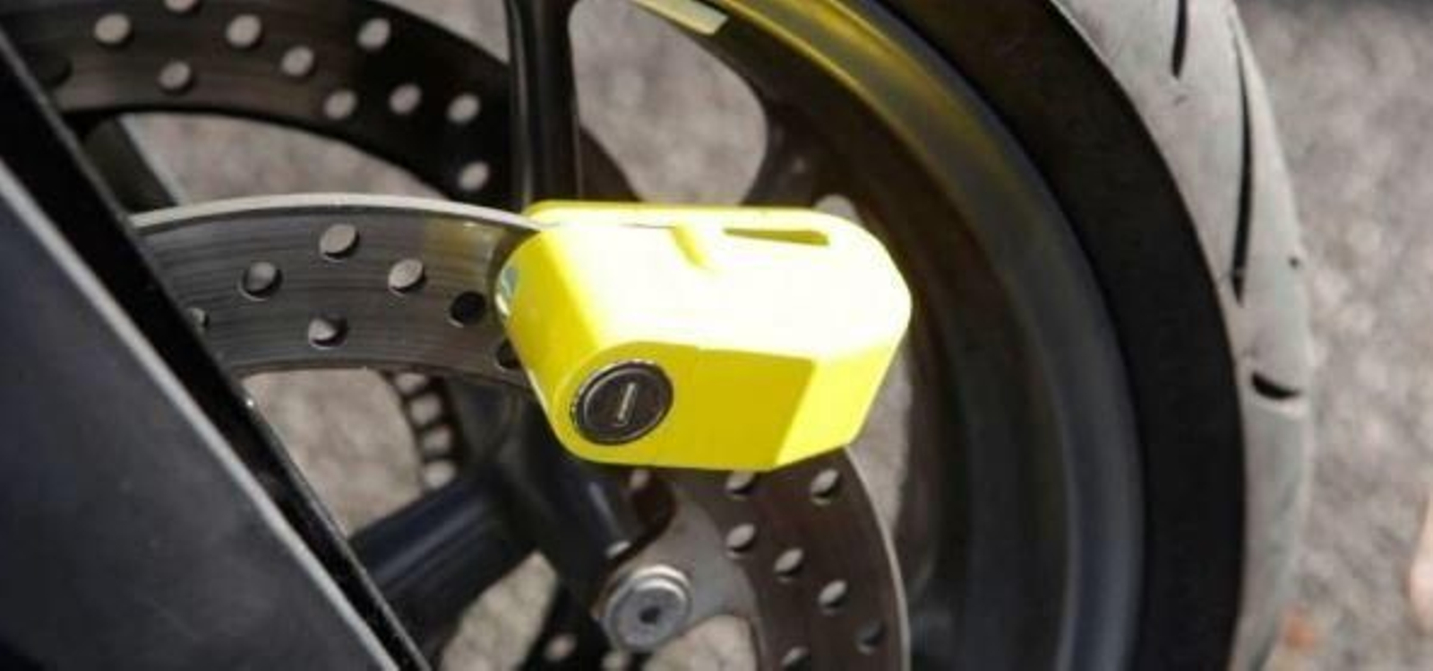 Dispositivo antirrobo de motocicletas