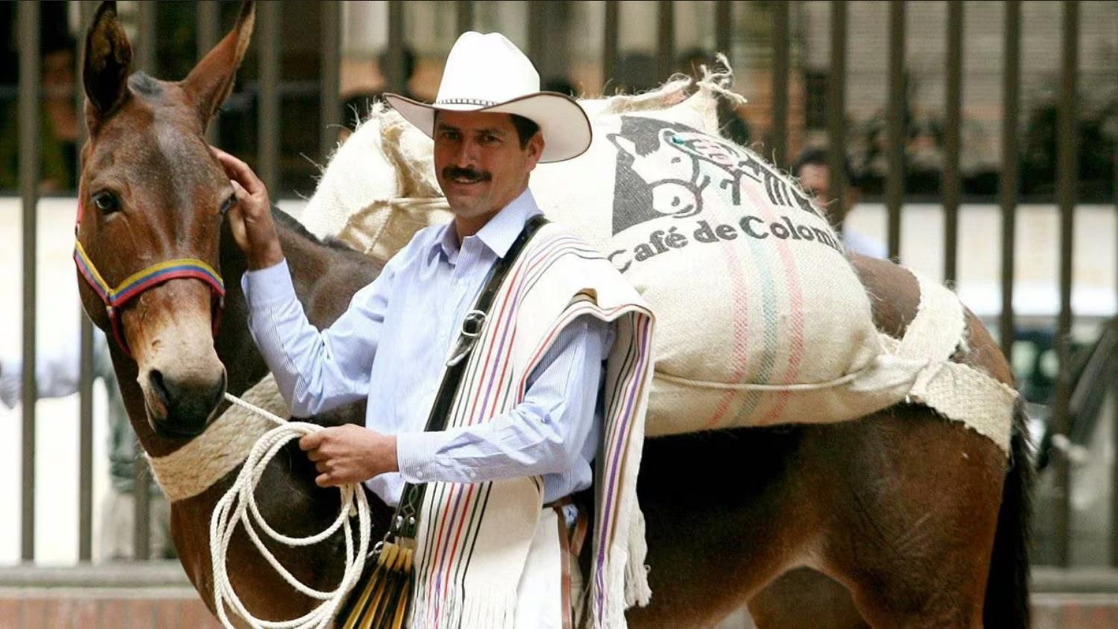 El cafetero colombiano Carlos Castañeda, rostro de Juan Valdez durante 20 años
