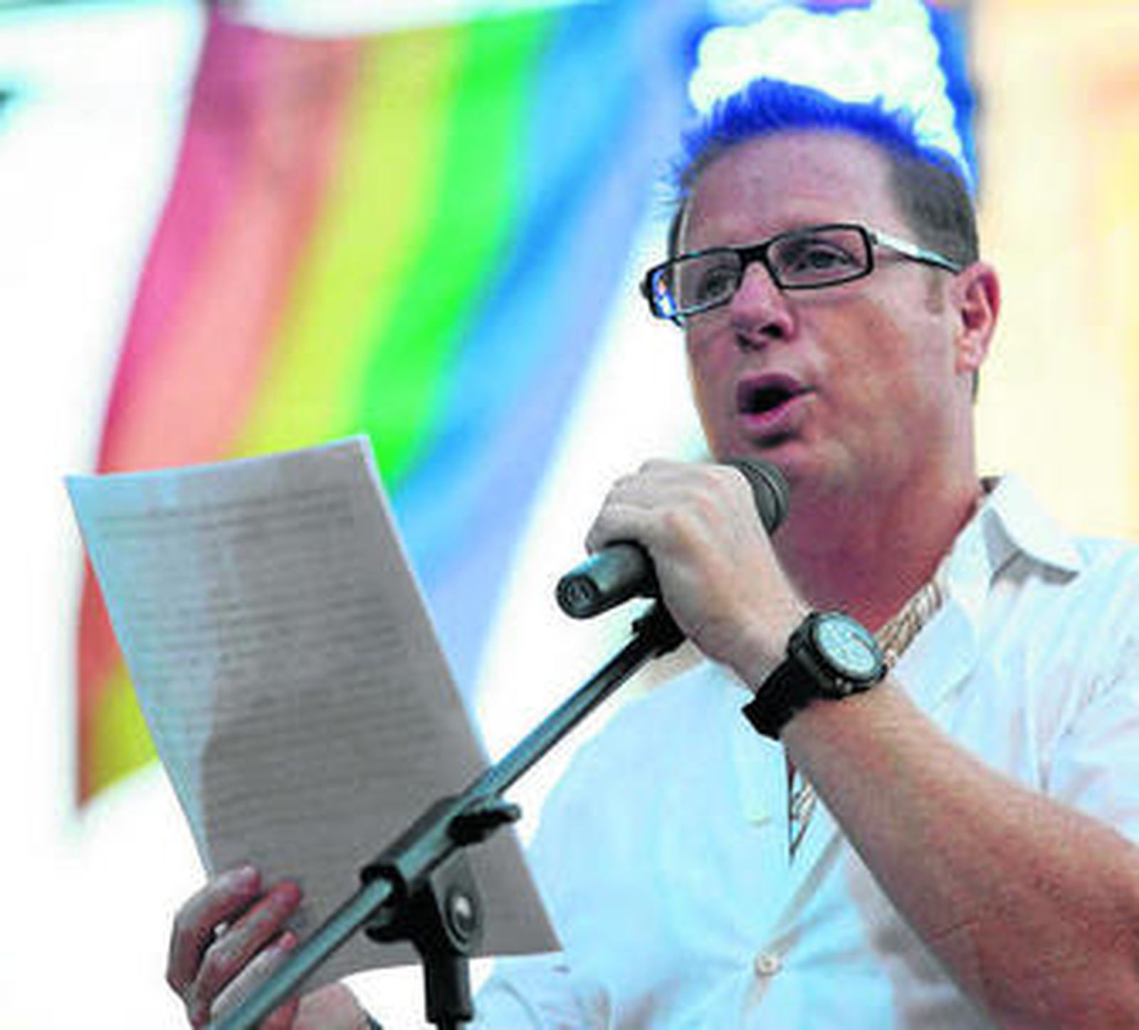 Jorge Cadaval, pregonando el orgullo ciudadano en la Alameda.