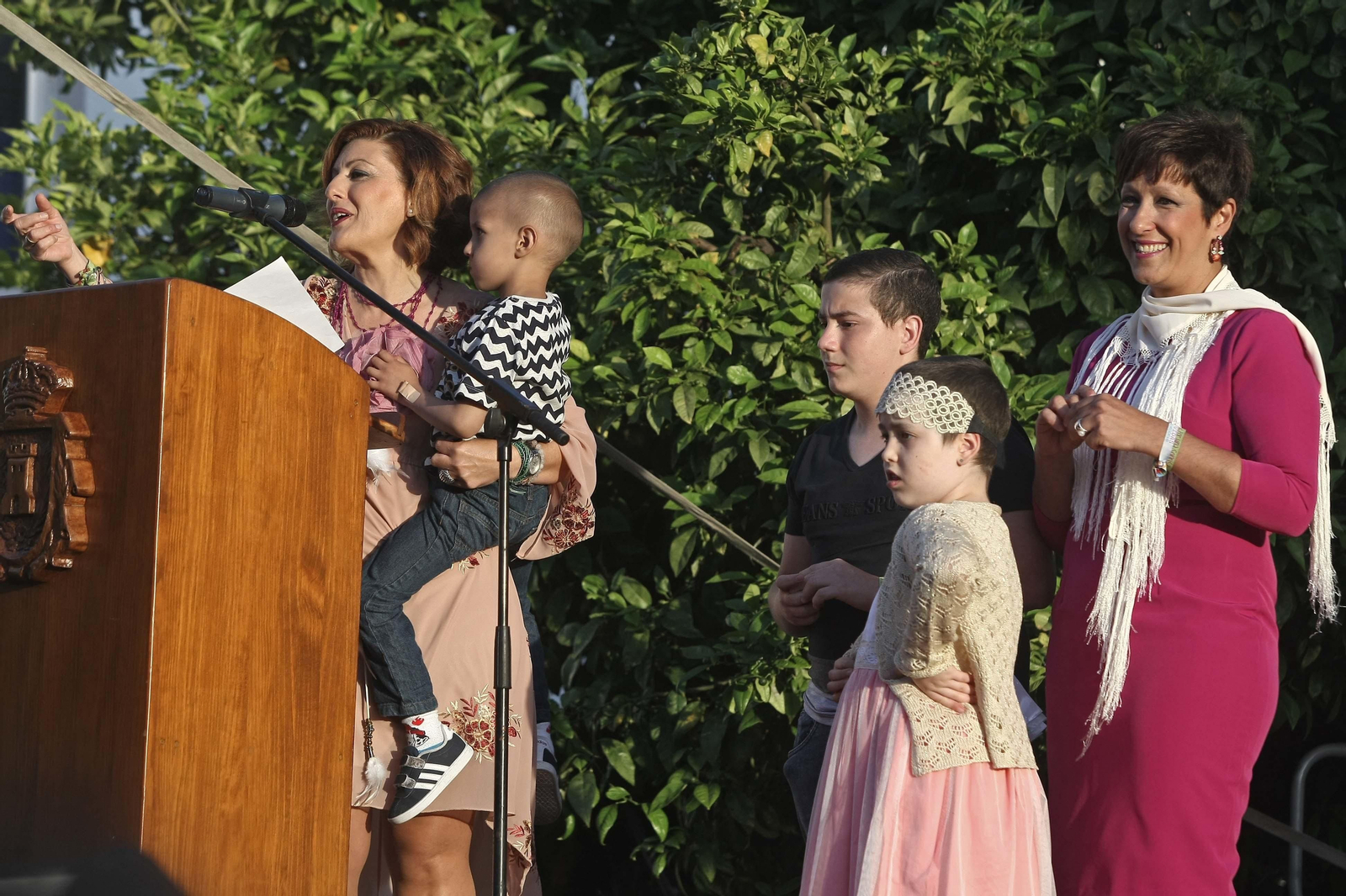 Imágenes del acto de coronación de la Feria de Los Barrios