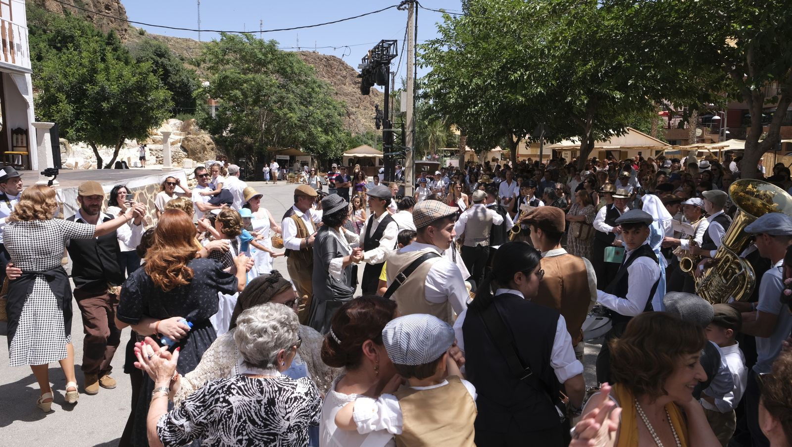 Imágenes de la recreación histórica Canteros y Caciques de Macael