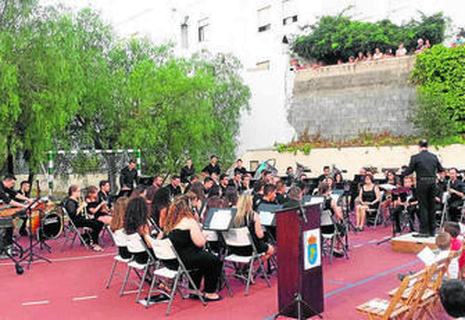 Una de las bandas del Certamen interpretando su repertorio en Canjáyar.