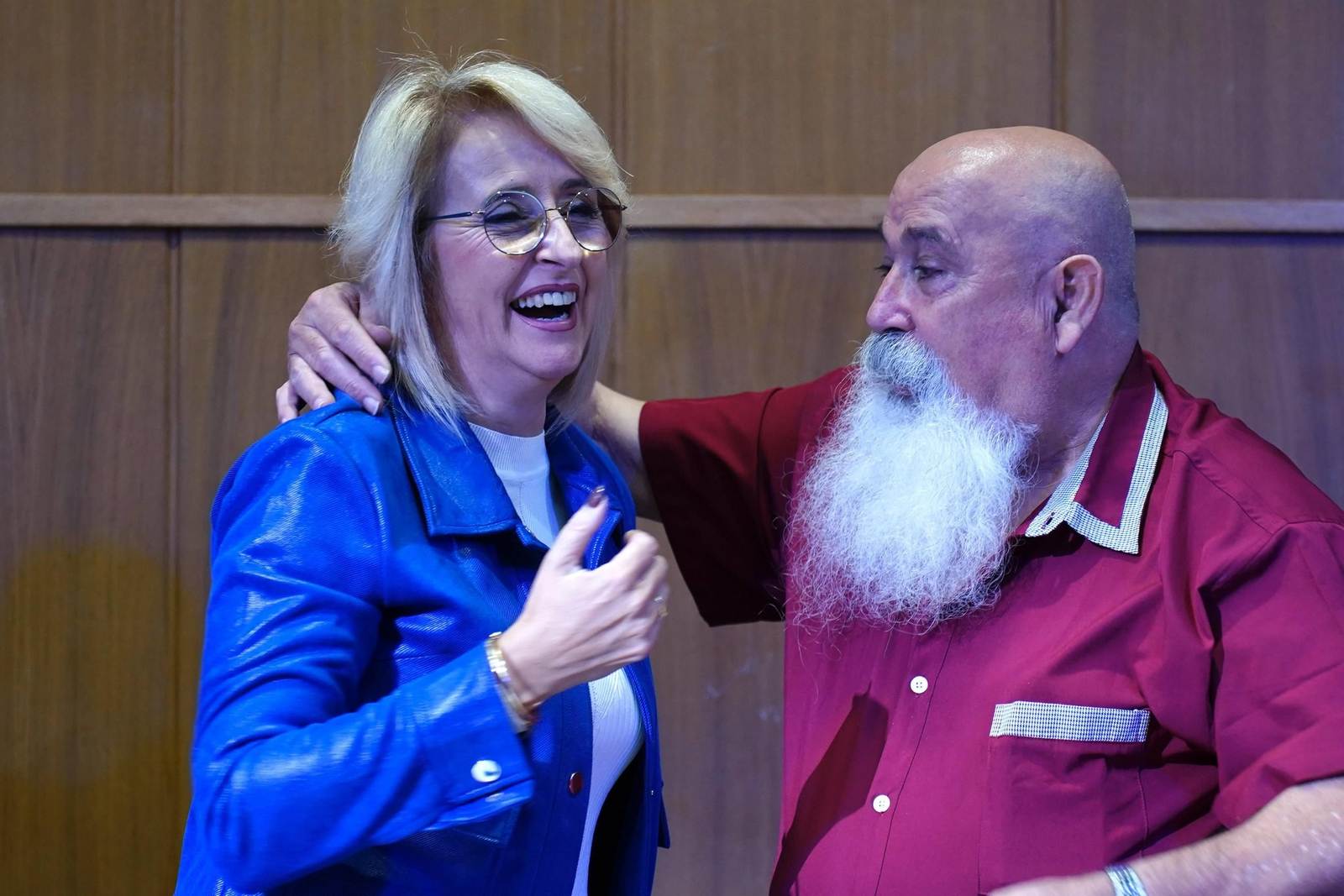 Fotos de la entrega del premio Ateneo José Román de Algeciras 2025 a Juan Moya