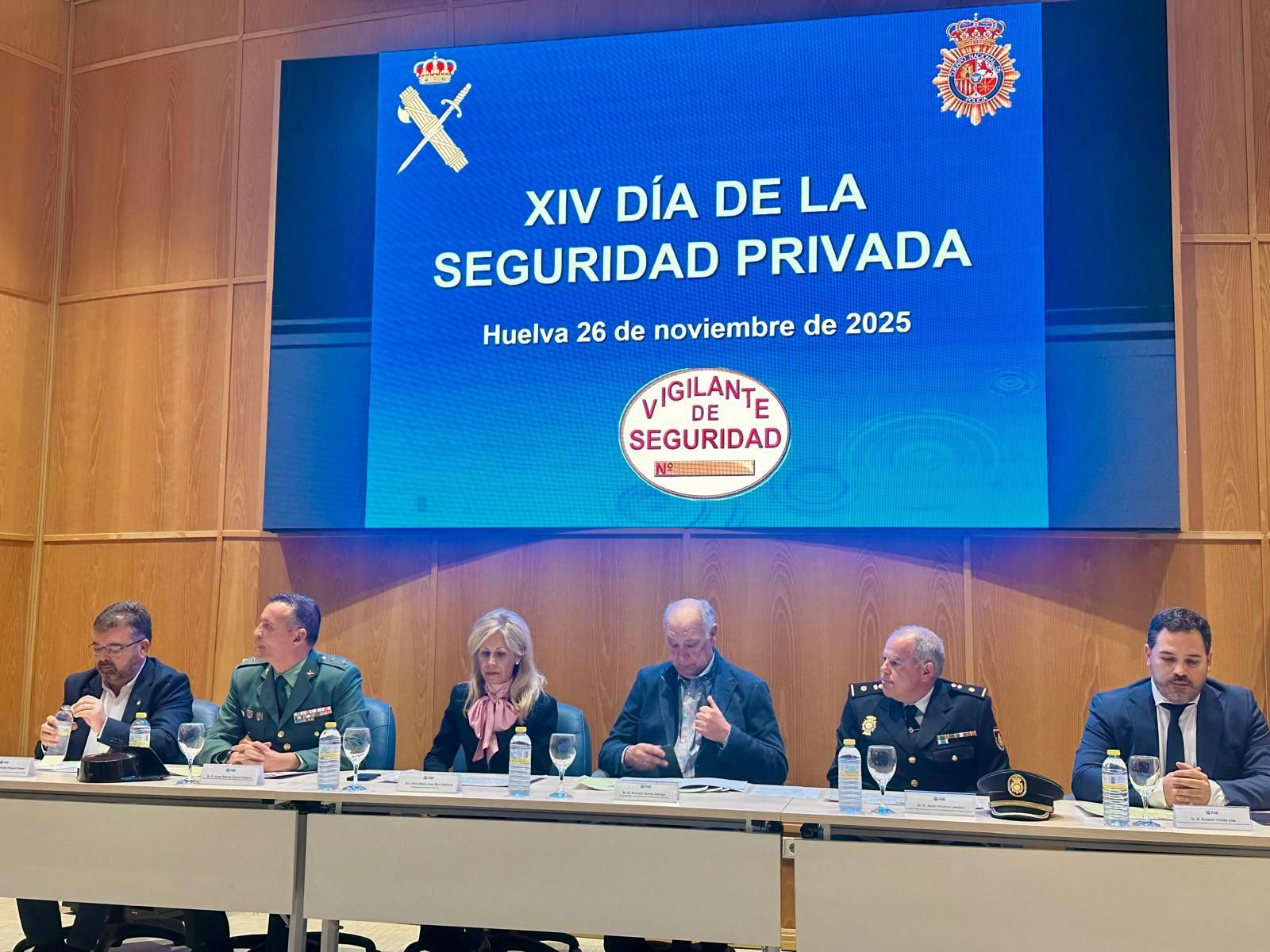 Asistentes al acto de celebración del Día de la Seguridad Privada en Huelva.