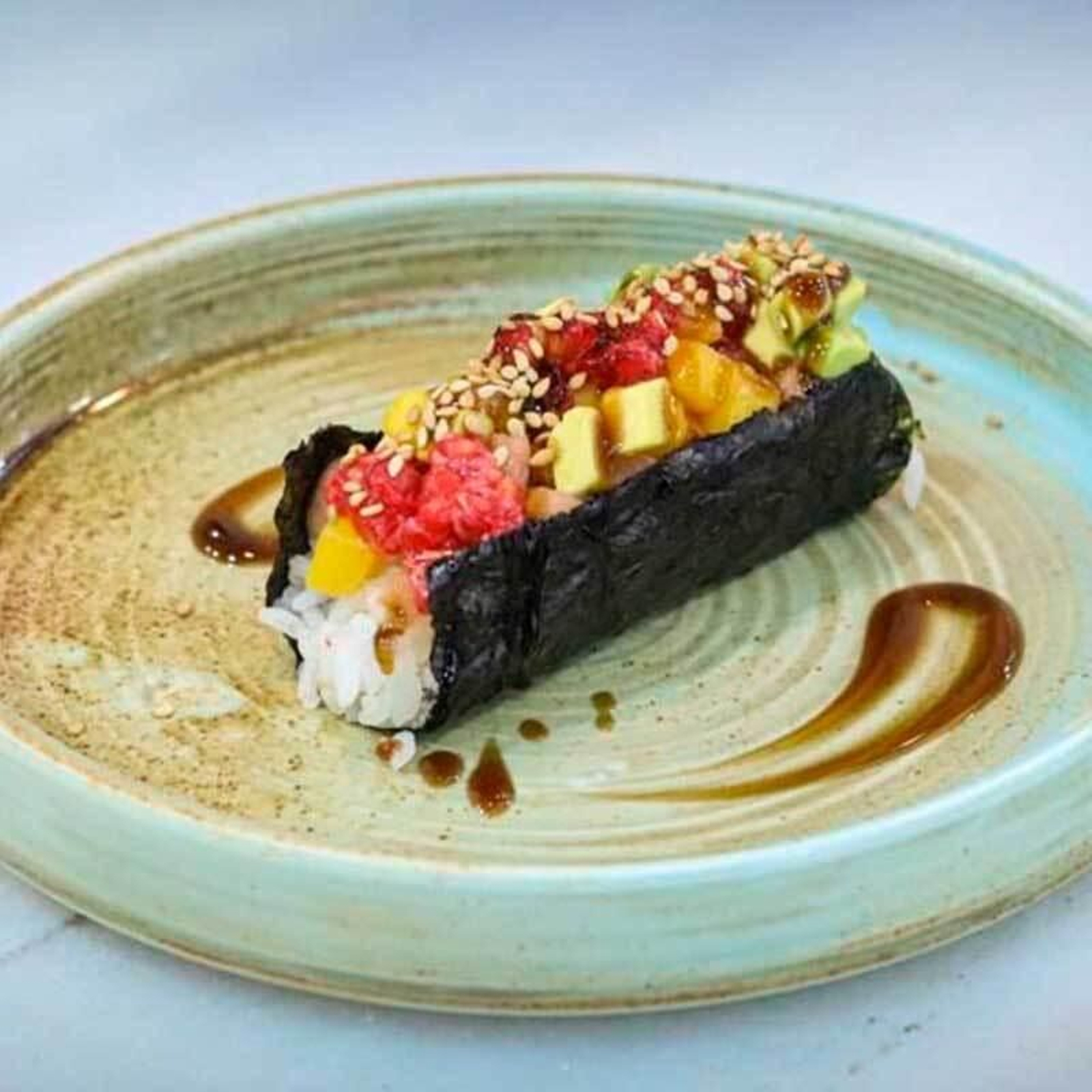 Taco-Sushi de salmón tropical