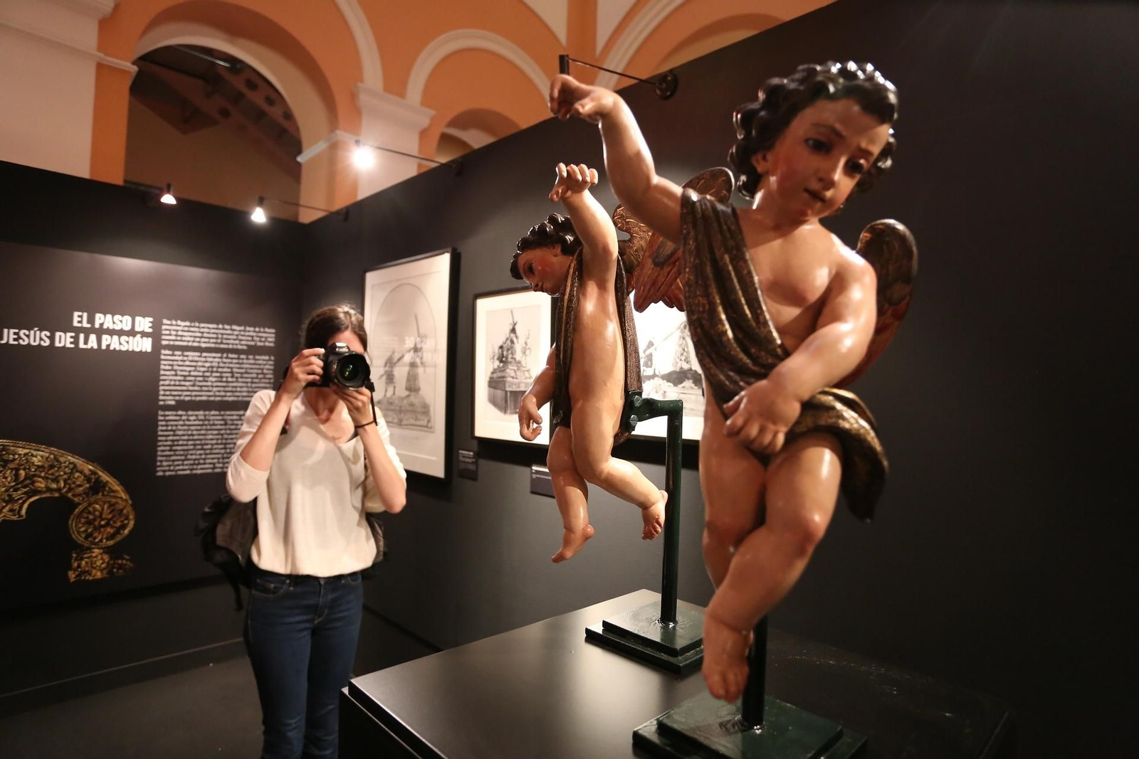 La exposición 'Pasión según Sevilla', en imágenes