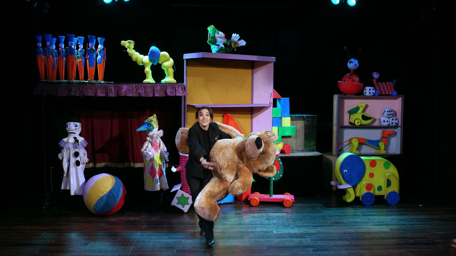 Un instante de la obra de la compañía granadina.