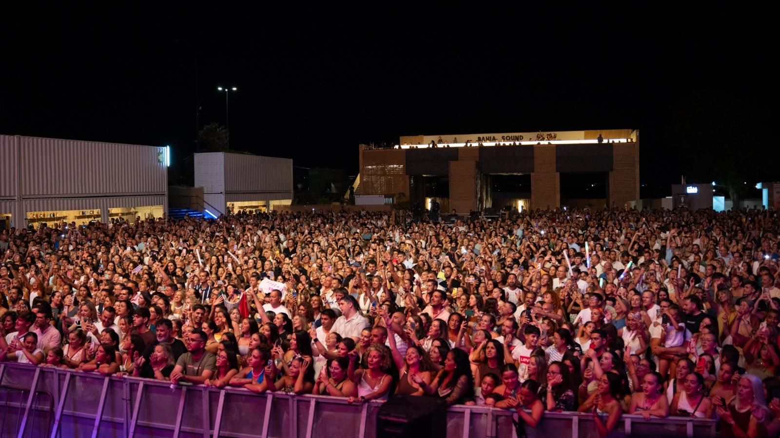 Aspecto que presentaba el recinto de Bahía Sound durante el concierto de Marta Santos, en San Fernando