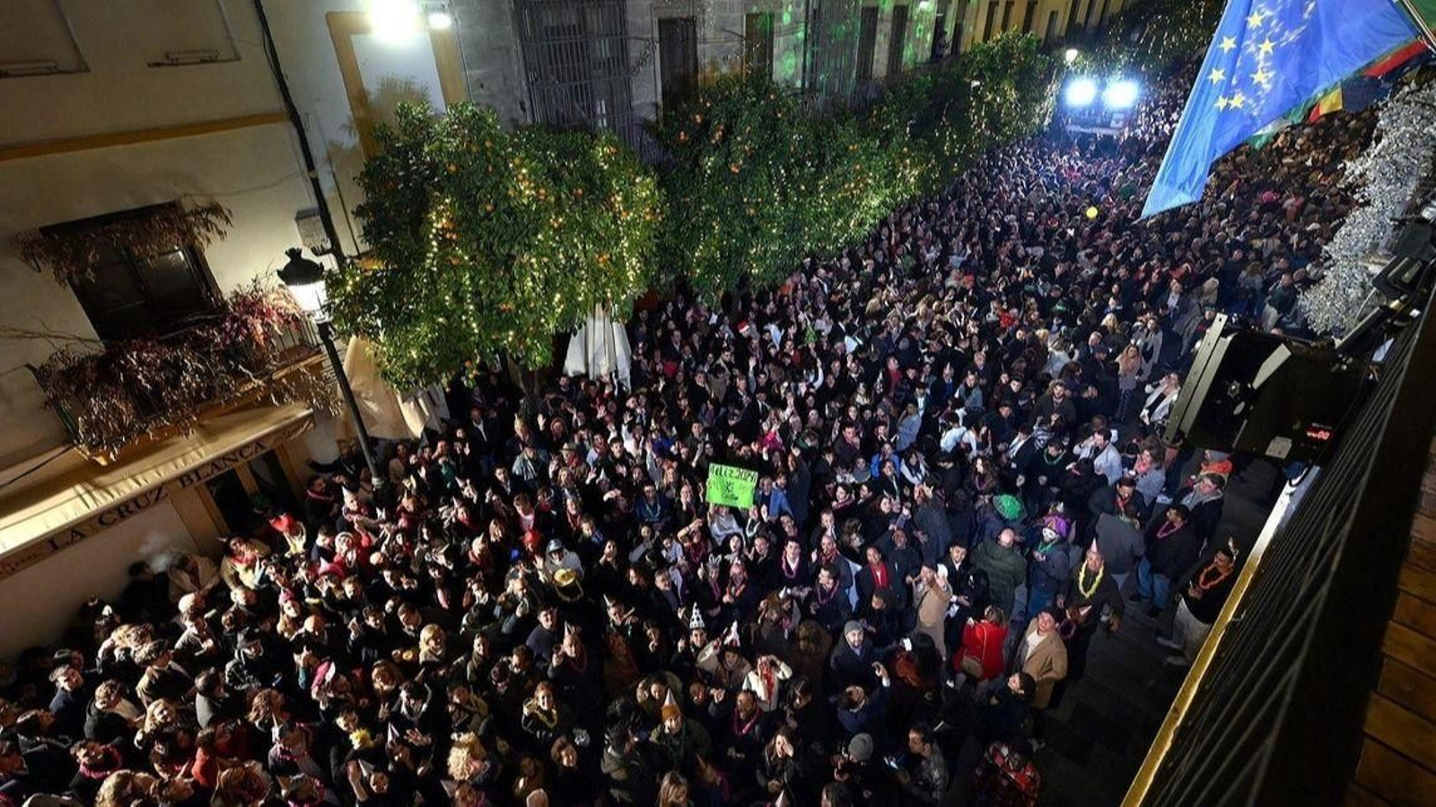 Ambiente en el centro el pasado año cuando Canal Sur retransmitió las campanadas desde Jerez