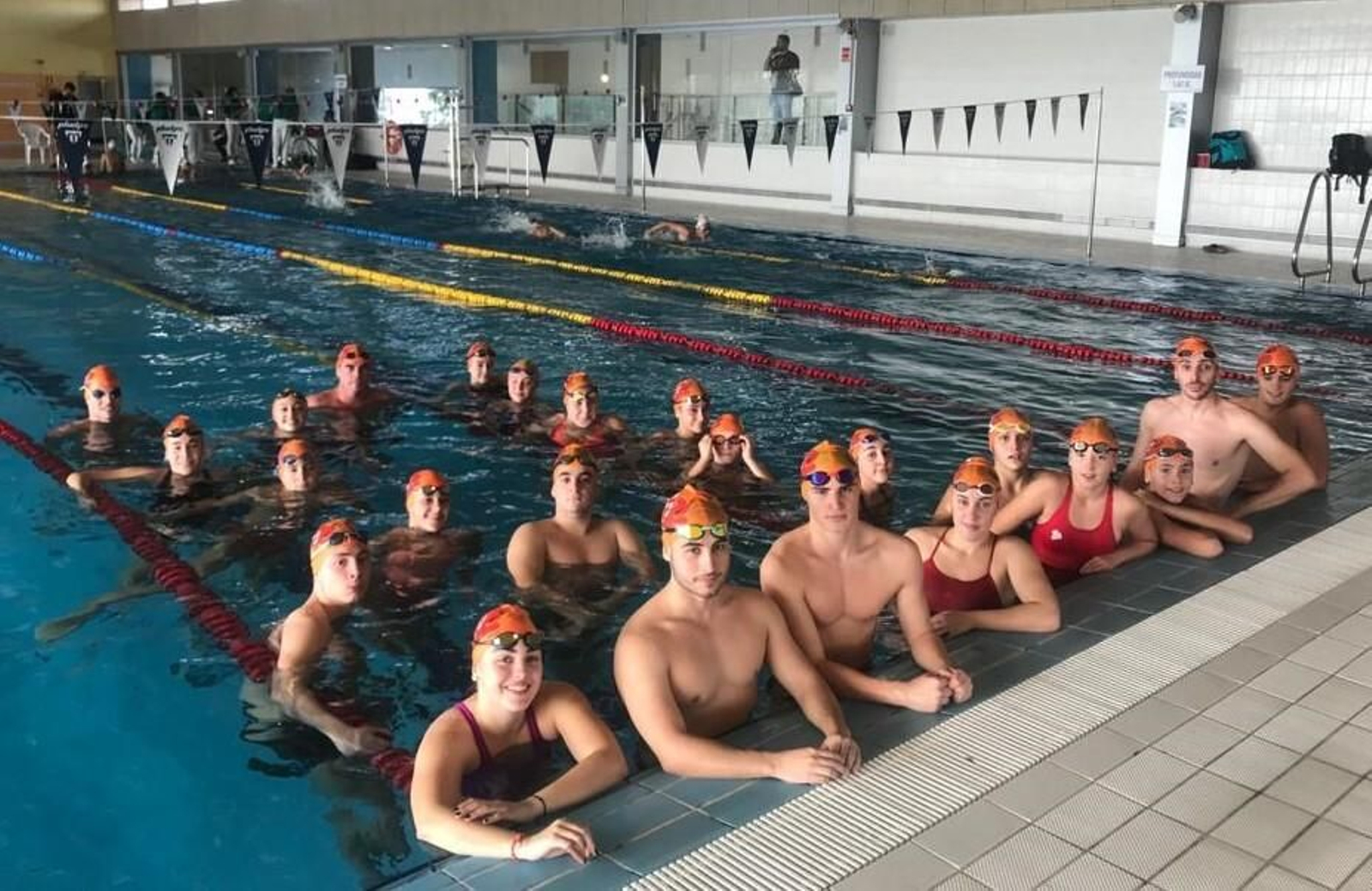 El nadador Rubén Camacho rompe la barrera del minuto en los 100 metros libres