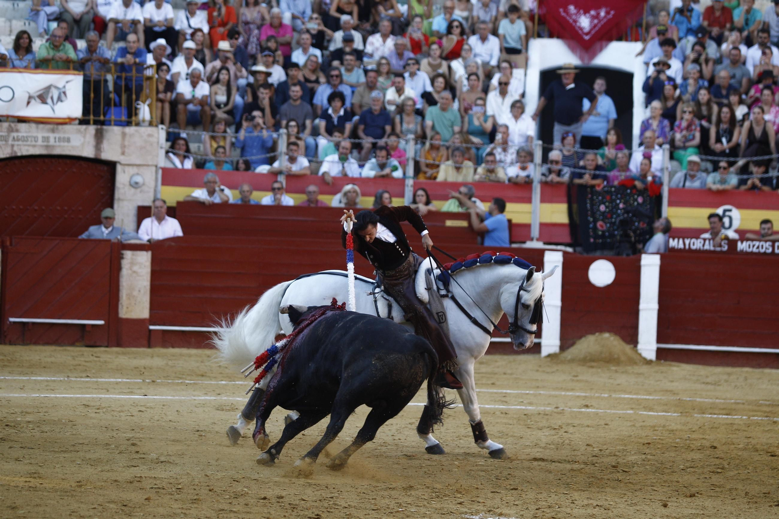 Las mejores imágenes de la corrida de toros de Diego Ventura, Talavante y Pablo Aguado, en Almería