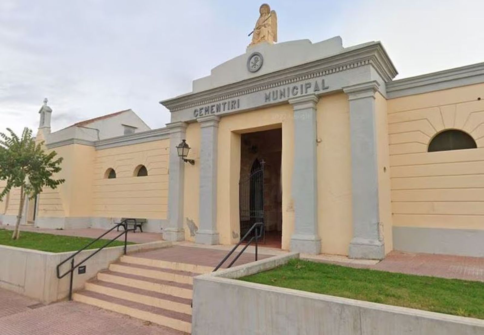 Los restos de los presuntos abuelos están enterrados en el cementerio de Ciudadela.