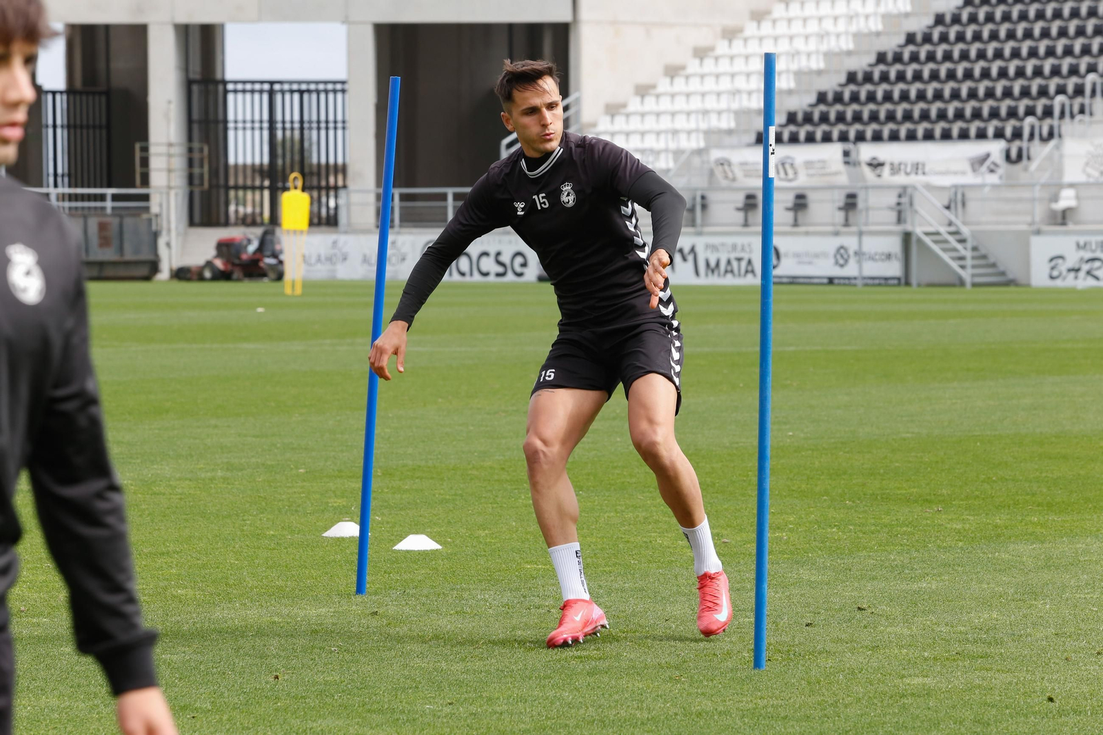 Las fotos del relevo en el banquillo de la Balona